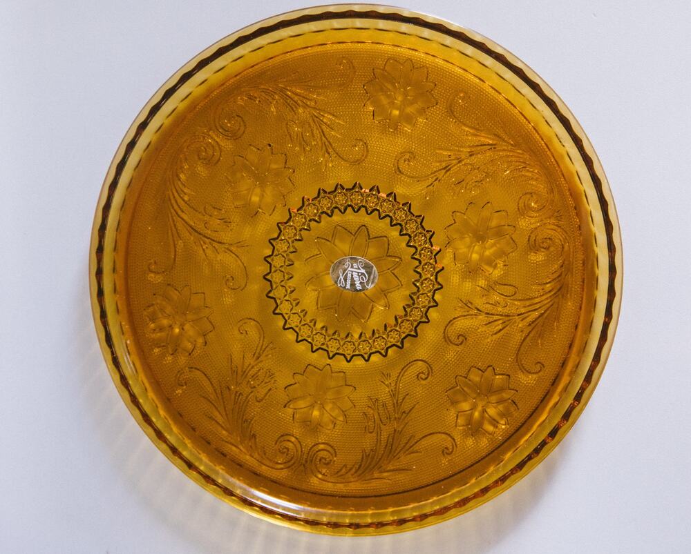 10" Round Tray Sandwich Amber (Collection) by Tiara